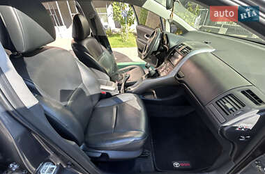 Хэтчбек Toyota Auris 2007 в 