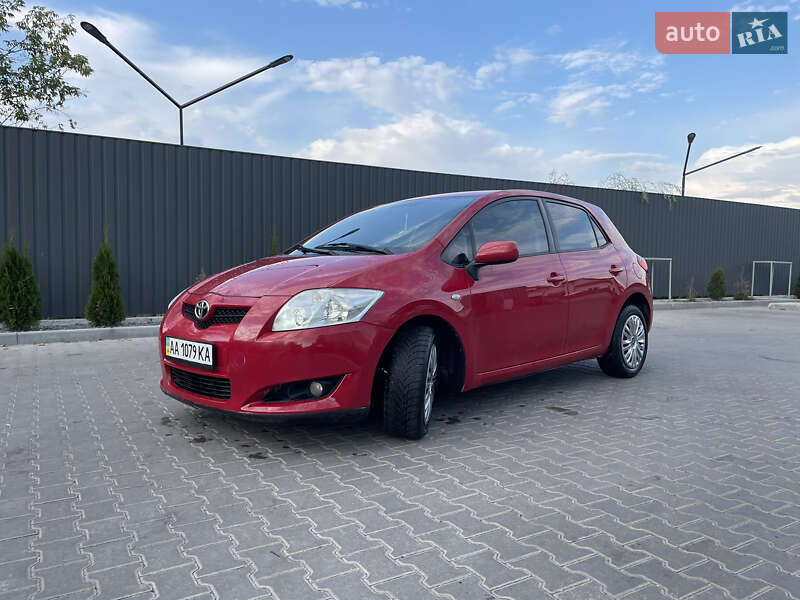 Хетчбек Toyota Auris 2007 в 