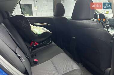 Хетчбек Toyota Auris 2011 в 