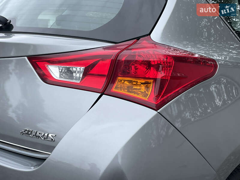 Хэтчбек Toyota Auris 2012 в Киеве
