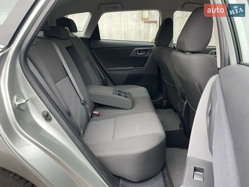 Хэтчбек Toyota Auris 2012 в Киеве