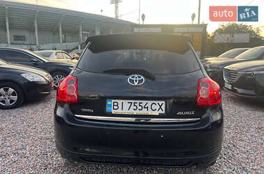 Хэтчбек Toyota Auris 2008 в 