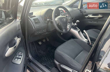 Хэтчбек Toyota Auris 2008 в 