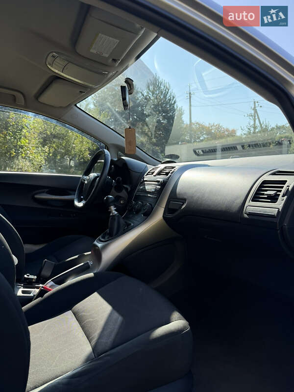 Хэтчбек Toyota Auris 2010 в Ивано-Франково фото 5 Хэтчбек Toyota Auris 2010 в Ивано-Франково