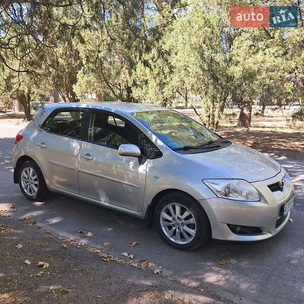 Хэтчбек Toyota Auris 2008 в Никополе фото Хэтчбек Toyota Auris 2008 в Никополе