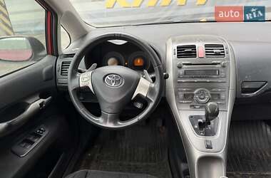 Хэтчбек Toyota Auris 2008 в 