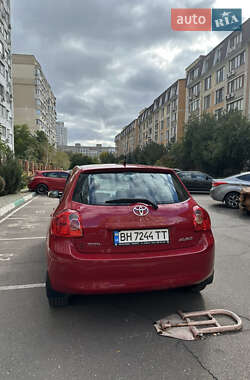Хэтчбек Toyota Auris 2009 в 