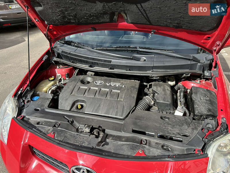 Хэтчбек Toyota Auris 2009 в Одессе
