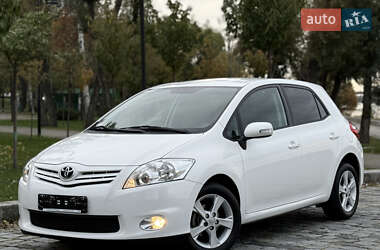 Хетчбек Toyota Auris 2011 в Києві
