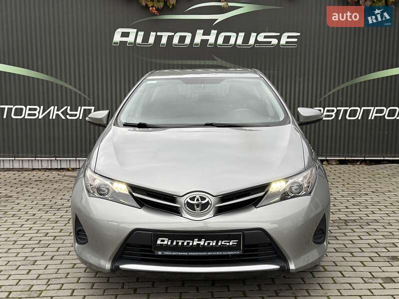 Хэтчбек Toyota Auris 2014 в Виннице