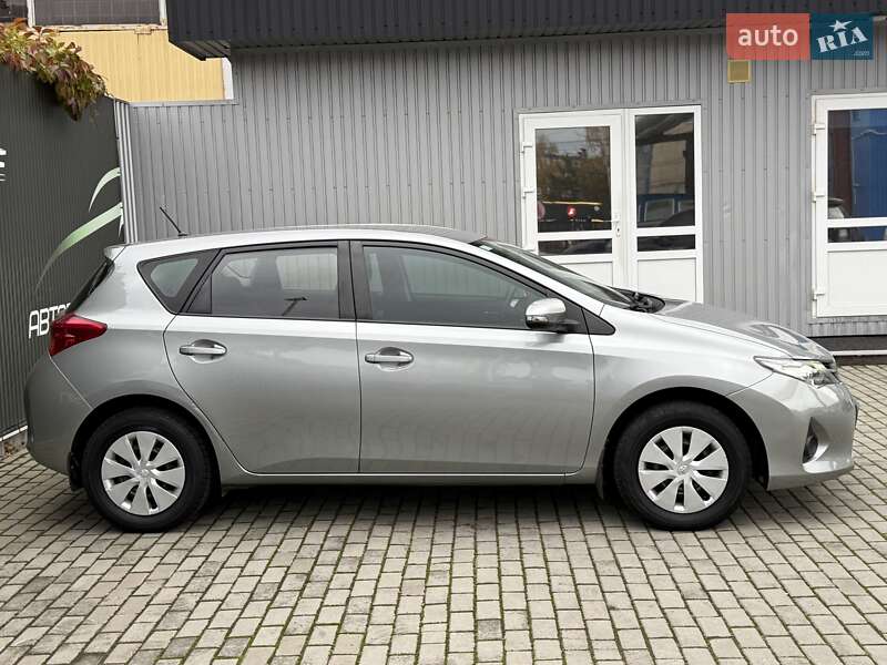 Хэтчбек Toyota Auris 2014 в Виннице