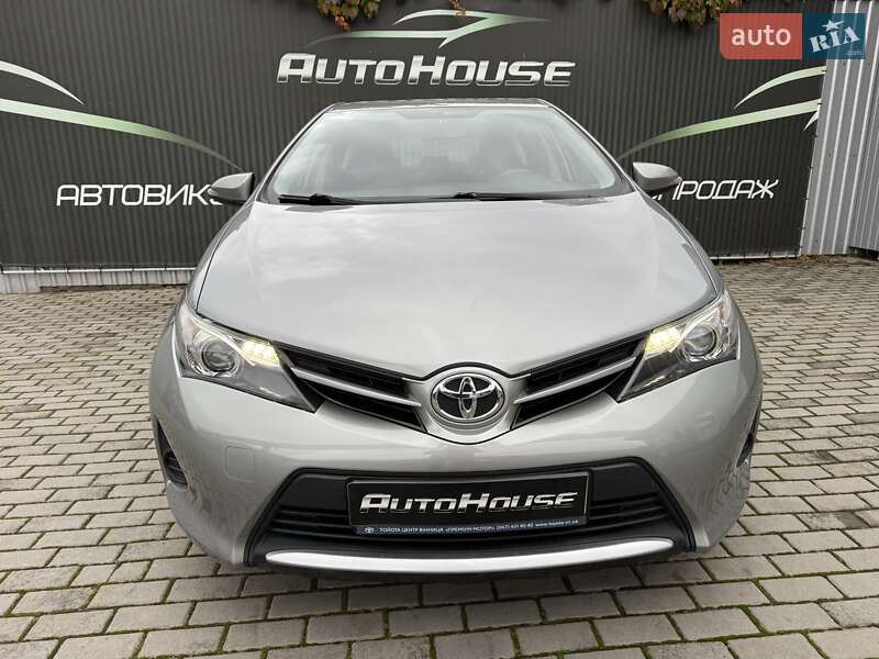 Хэтчбек Toyota Auris 2014 в Виннице