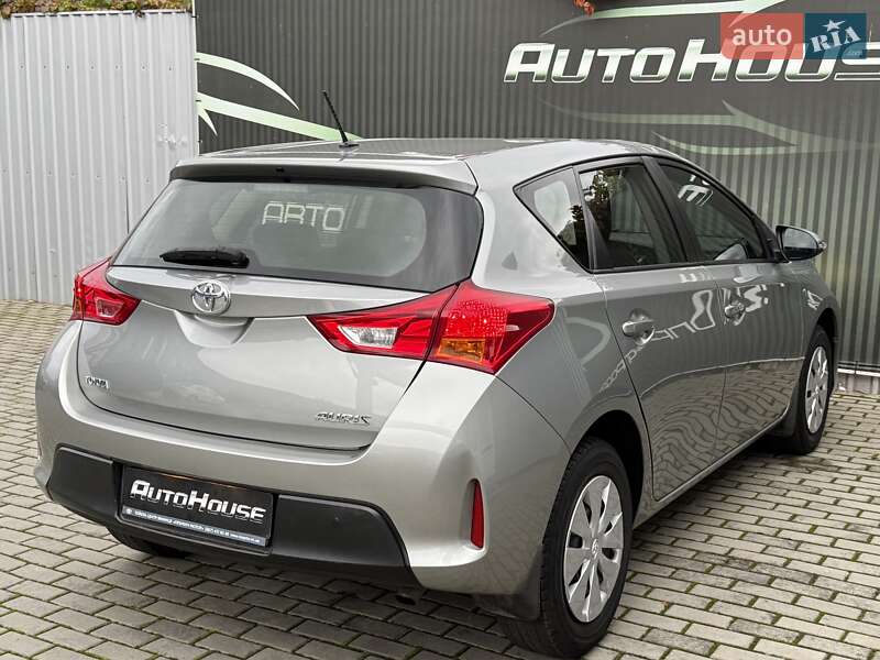 Хэтчбек Toyota Auris 2014 в Виннице