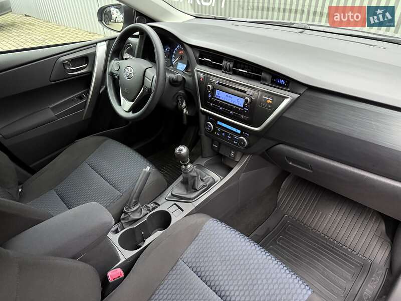 Хэтчбек Toyota Auris 2014 в Виннице