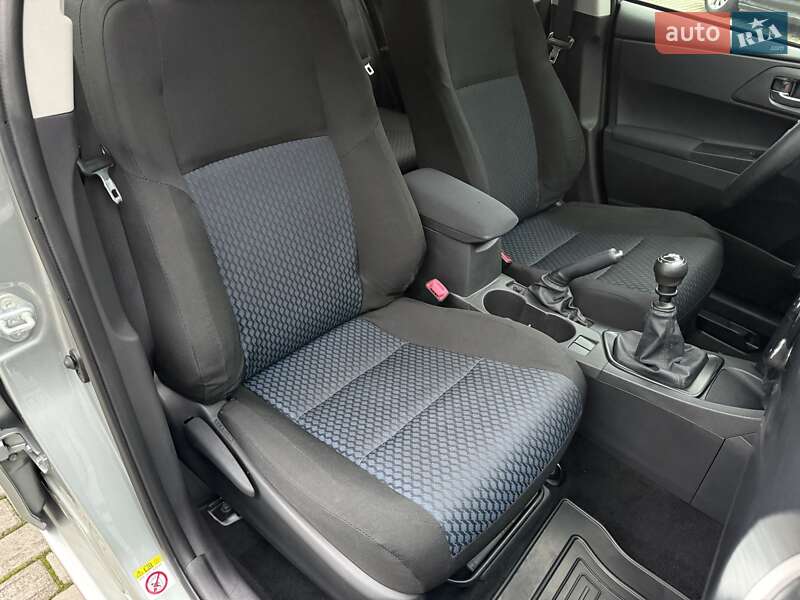 Хэтчбек Toyota Auris 2014 в Виннице