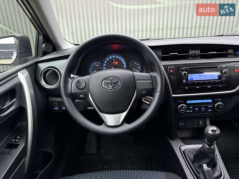 Хэтчбек Toyota Auris 2014 в Виннице