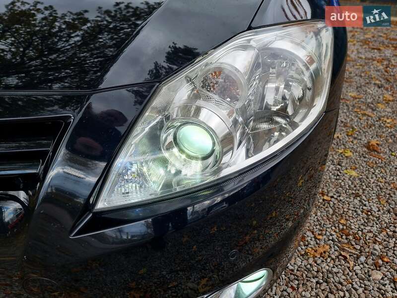 Хэтчбек Toyota Auris 2011 в Виннице фото 6 Хэтчбек Toyota Auris 2011 в Виннице