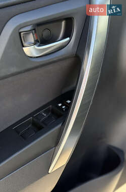 Хэтчбек Toyota Auris 2013 в Львове