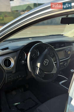 Хэтчбек Toyota Auris 2013 в Львове