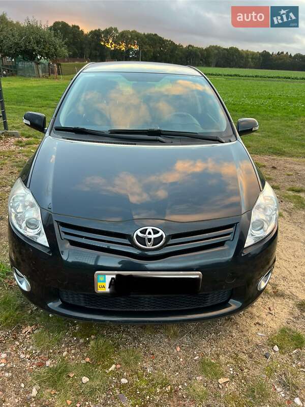 Toyota Auris 2011 Toyota Auris 2011