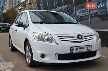 Toyota Auris 2011