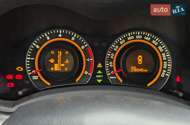 Хэтчбек Toyota Auris 2011 в 