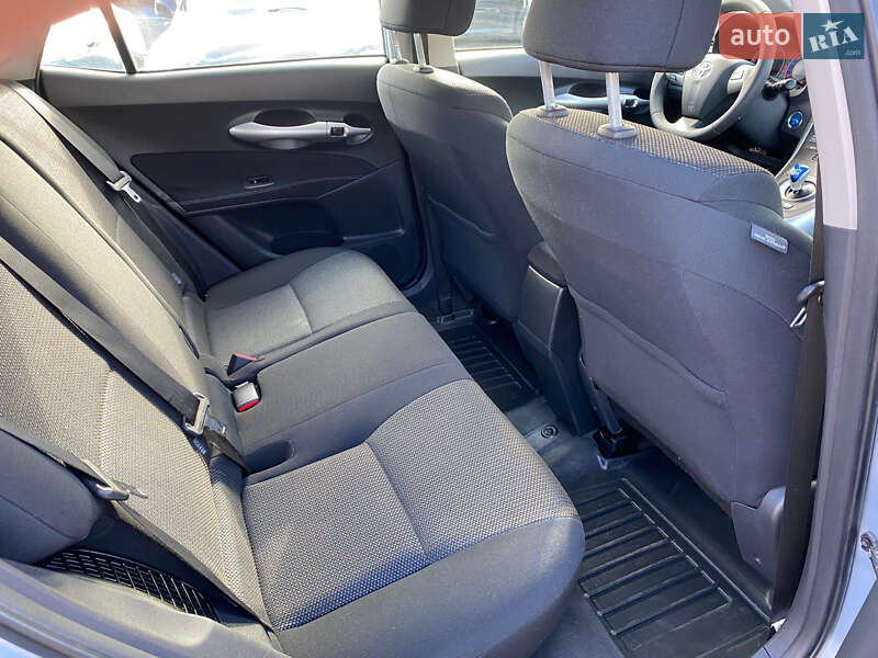 Хэтчбек Toyota Auris 2011 в Ровно фото 31 Хэтчбек Toyota Auris 2011 в Ровно