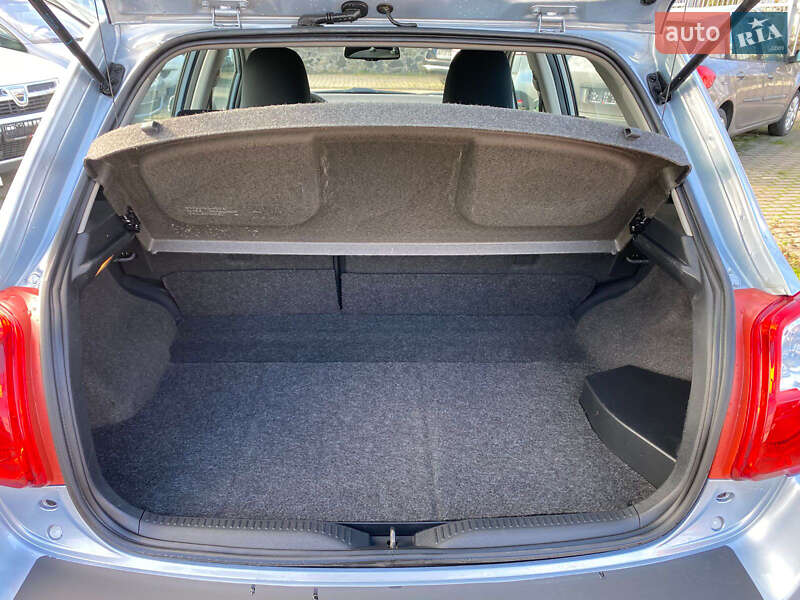 Хэтчбек Toyota Auris 2011 в Ровно фото 48 Хэтчбек Toyota Auris 2011 в Ровно