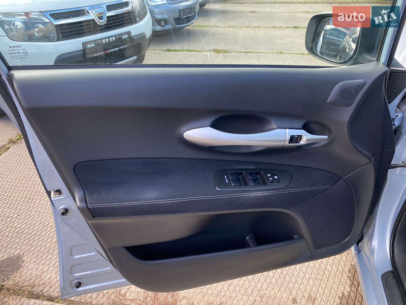 Хэтчбек Toyota Auris 2011 в Ровно фото 88 Хэтчбек Toyota Auris 2011 в Ровно