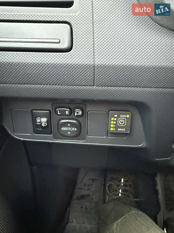 Хэтчбек Toyota Auris 2012 в Киеве