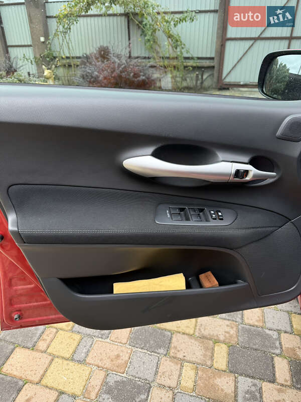 Хэтчбек Toyota Auris 2012 в Киеве