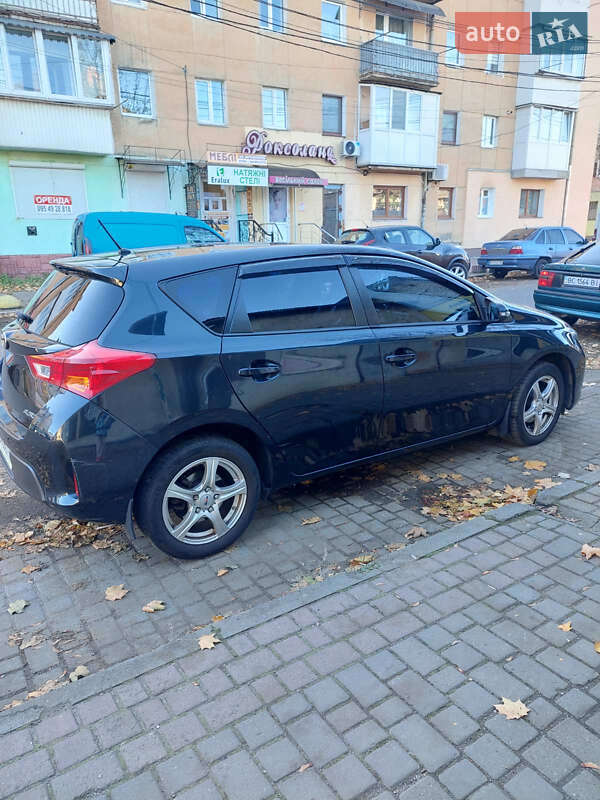 Хетчбек Toyota Auris 2013 в Стрию