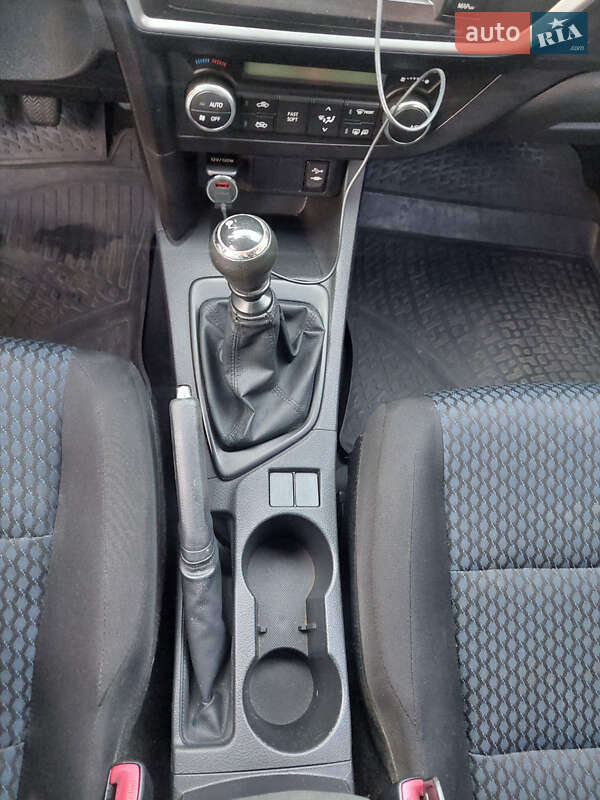 Хетчбек Toyota Auris 2013 в Стрию