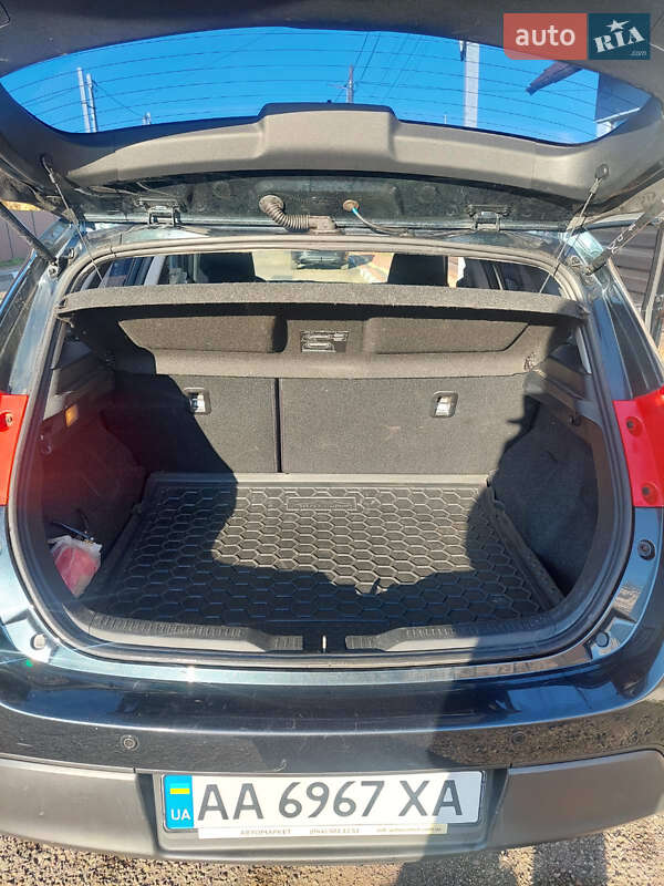 Хетчбек Toyota Auris 2013 в Стрию