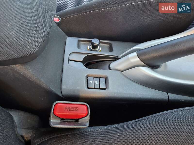 Хэтчбек Toyota Auris 2010 в Одессе фото 12 Хэтчбек Toyota Auris 2010 в Одессе