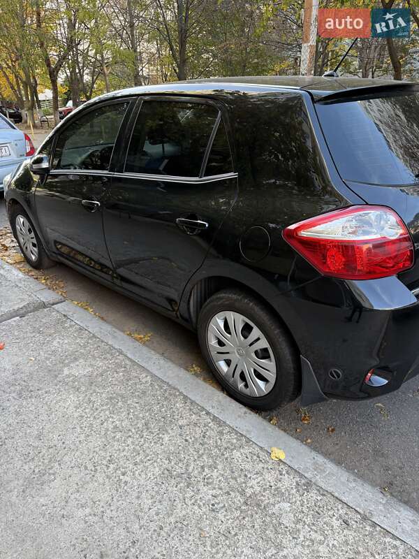 Хэтчбек Toyota Auris 2011 в Одессе