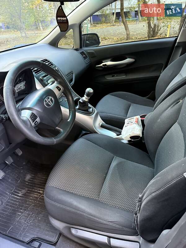 Хэтчбек Toyota Auris 2011 в Одессе