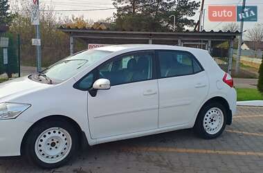 Хетчбек Toyota Auris 2010 в Вишгороді