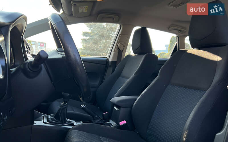 Хэтчбек Toyota Auris 2014 в Львове