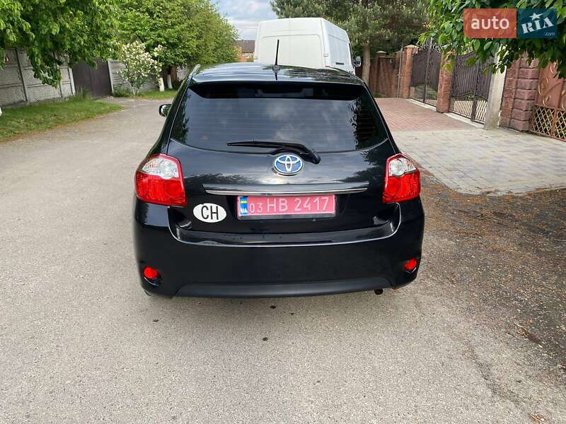 Хэтчбек Toyota Auris 2011 в Ровно