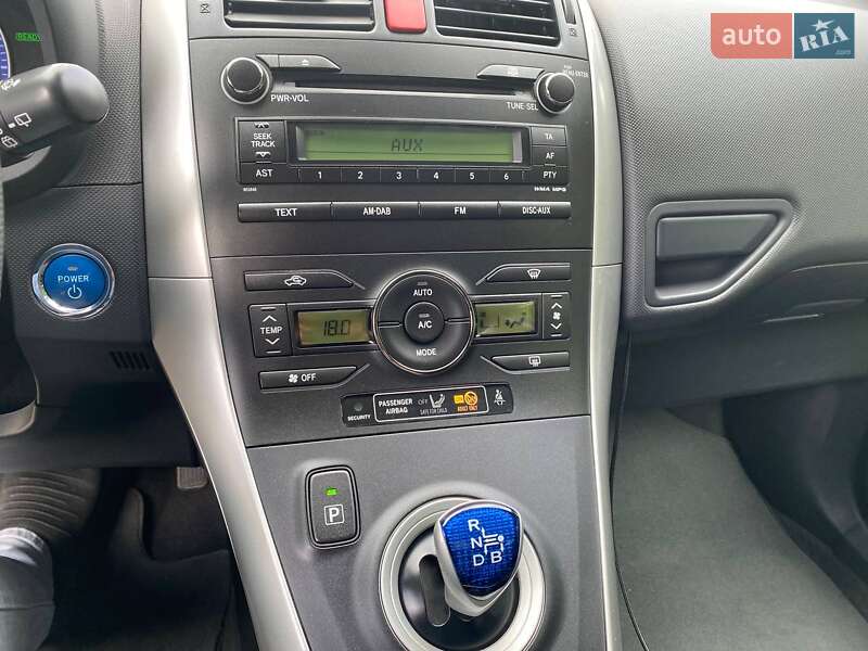 Хэтчбек Toyota Auris 2011 в Ровно