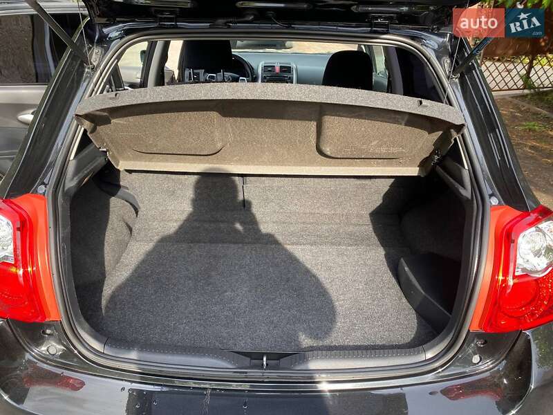 Хэтчбек Toyota Auris 2011 в Ровно