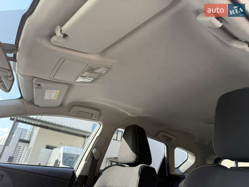 Хэтчбек Toyota Auris 2014 в Луцке