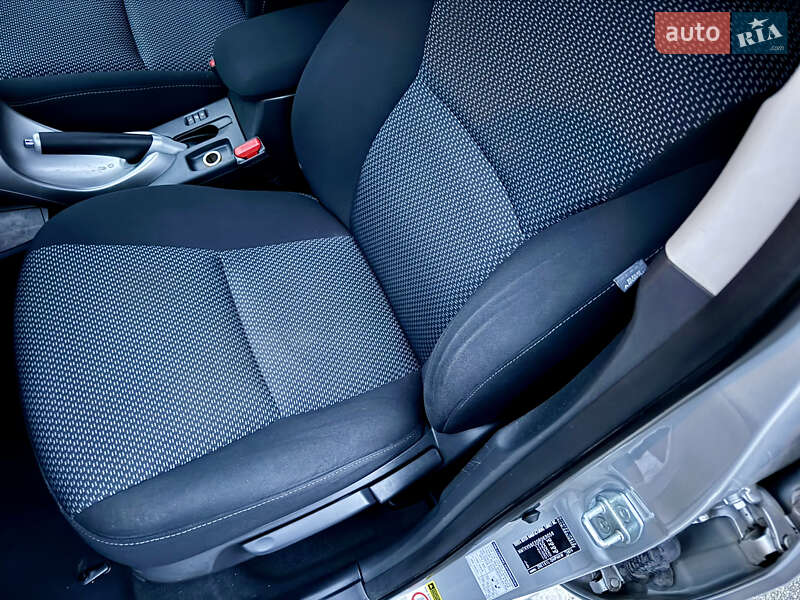 Хэтчбек Toyota Auris 2010 в Киеве фото 15 Хэтчбек Toyota Auris 2010 в Киеве