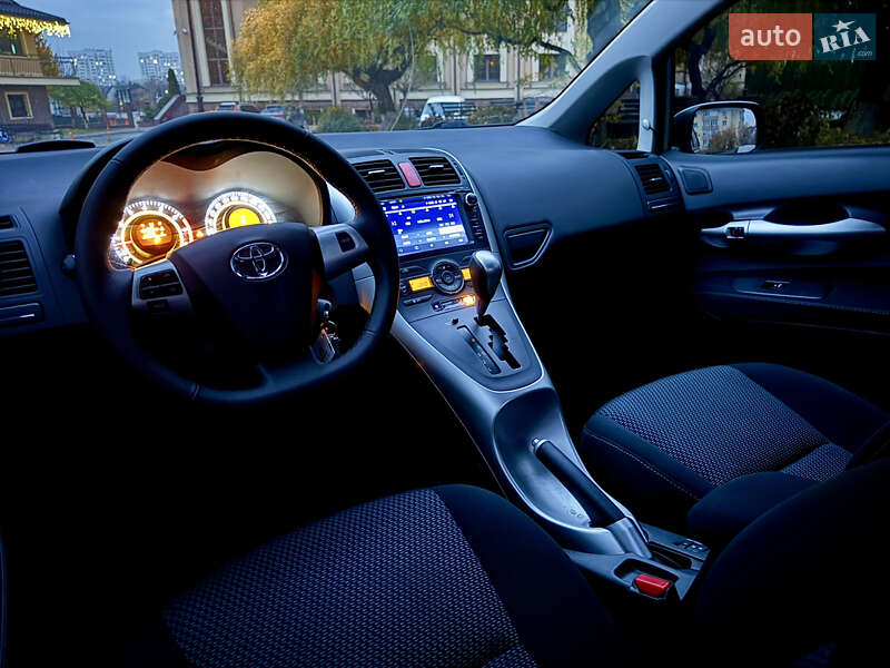 Хэтчбек Toyota Auris 2010 в Киеве фото 29 Хэтчбек Toyota Auris 2010 в Киеве