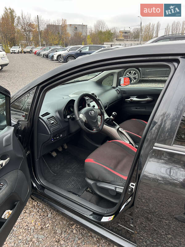 Хэтчбек Toyota Auris 2008 в Черкассах