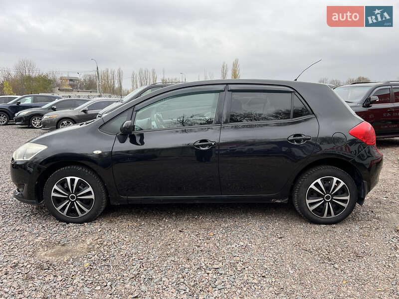 Хэтчбек Toyota Auris 2008 в Черкассах