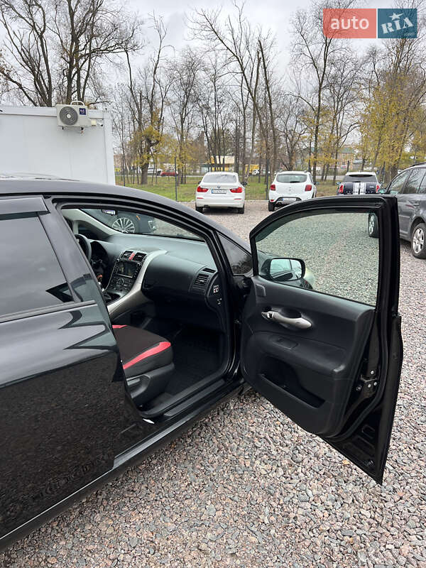 Хэтчбек Toyota Auris 2008 в Черкассах