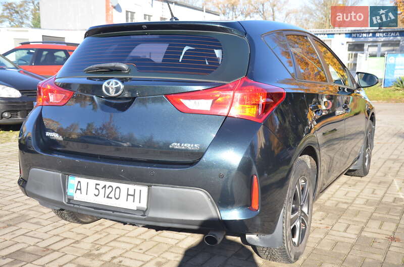 Хэтчбек Toyota Auris 2014 в Киеве