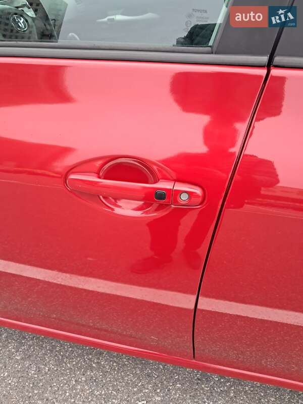 Хэтчбек Toyota Auris 2011 в Киеве